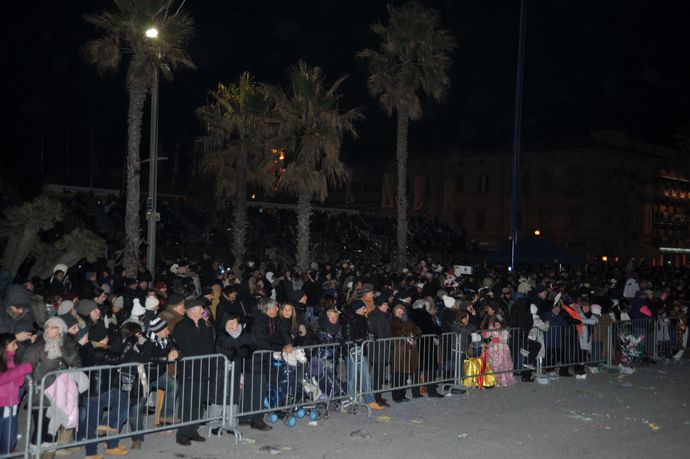 Ingrandisci la foto